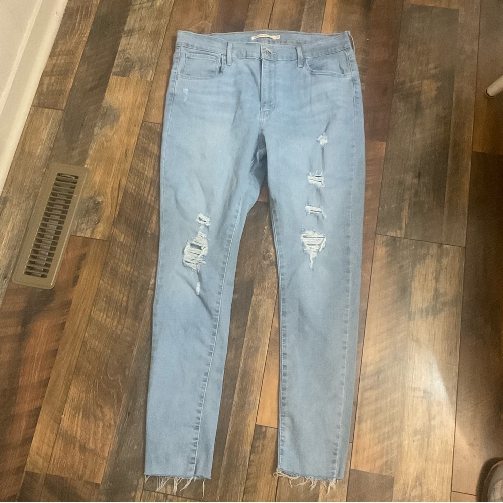 Levi’s Distressed 720 High Rise Super Skinny Stretch Jeans 32